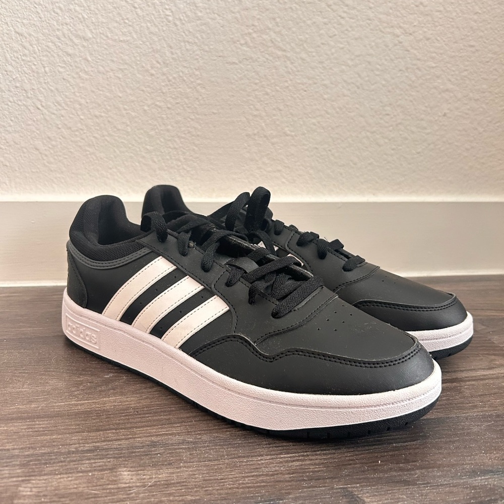 Men’s Adidas Sneakers - 10.5